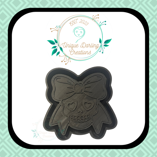 Skull With Bow Mold